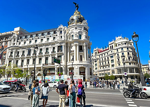 Edificio Metrópolis in Madrid