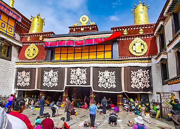 Pilgrims in Jokhang Temple, Lhasa