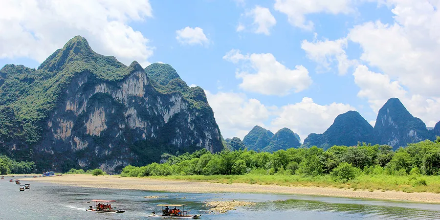 Picturesque View along Li River