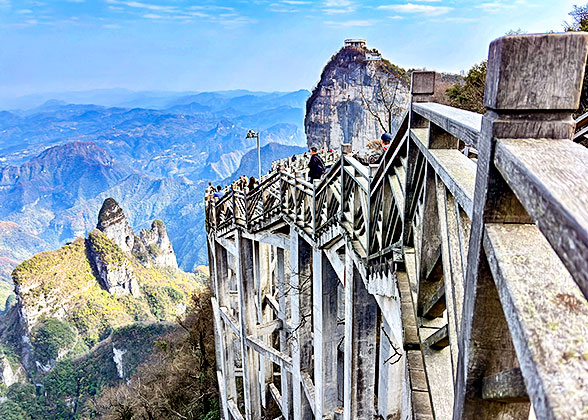 Skywalk in Tianmen Mountain